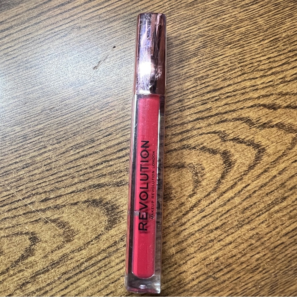 Revolution Lip Vinyl “Thirsty” Intense Shine Lip Gloss